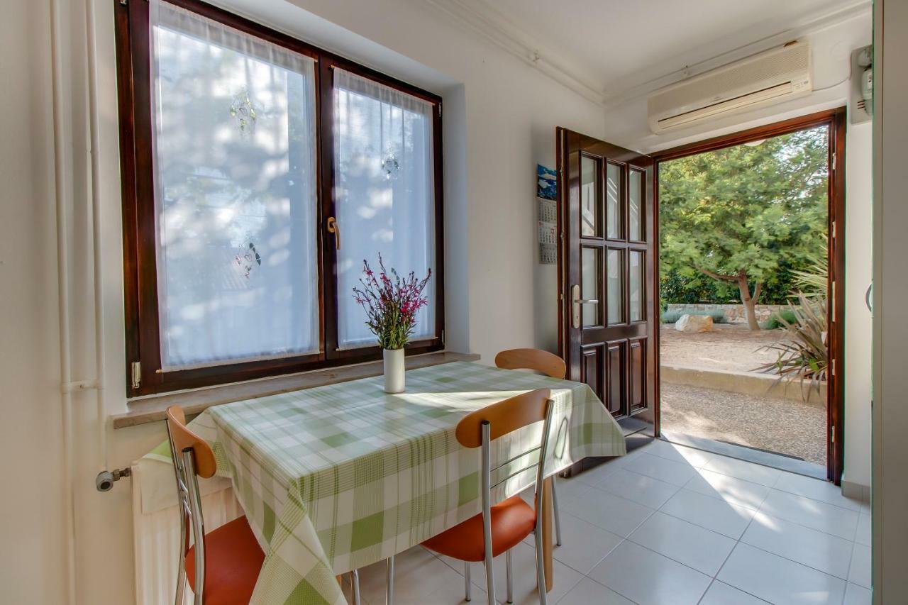Apartment Simona Mali Lošinj Dış mekan fotoğraf